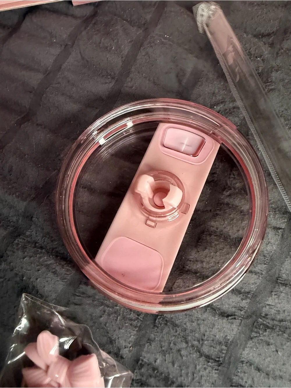 Stanley x LoveShackFancy Quencher H2.0 40 oz Pink Ribbon Bow Tumbler NEW Box